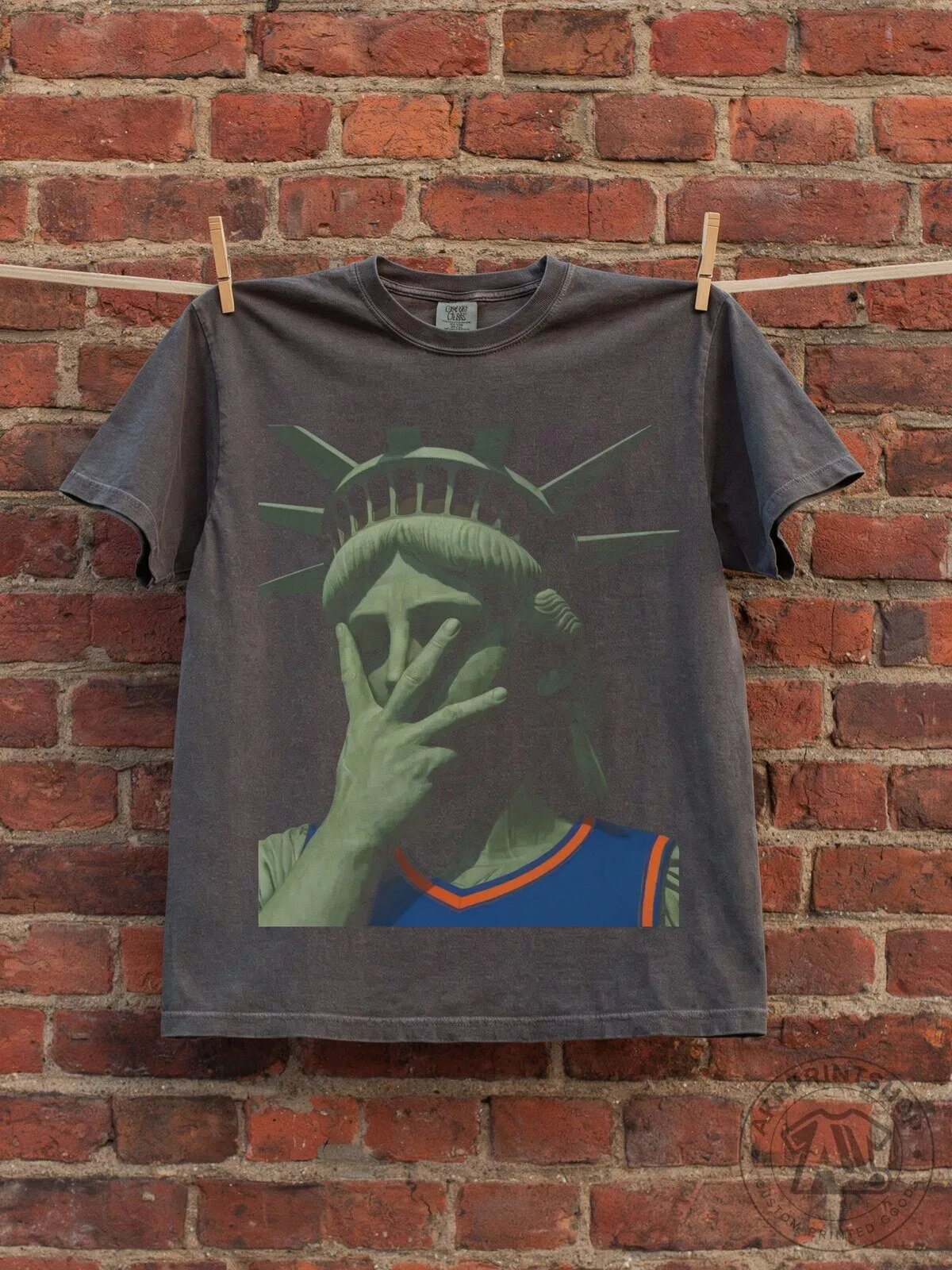 New York Knicks Vintage Basketball Fan Graphic shirt